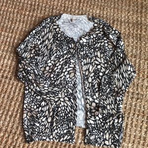 B&W and tan patterned 3/4 sleeve sweater